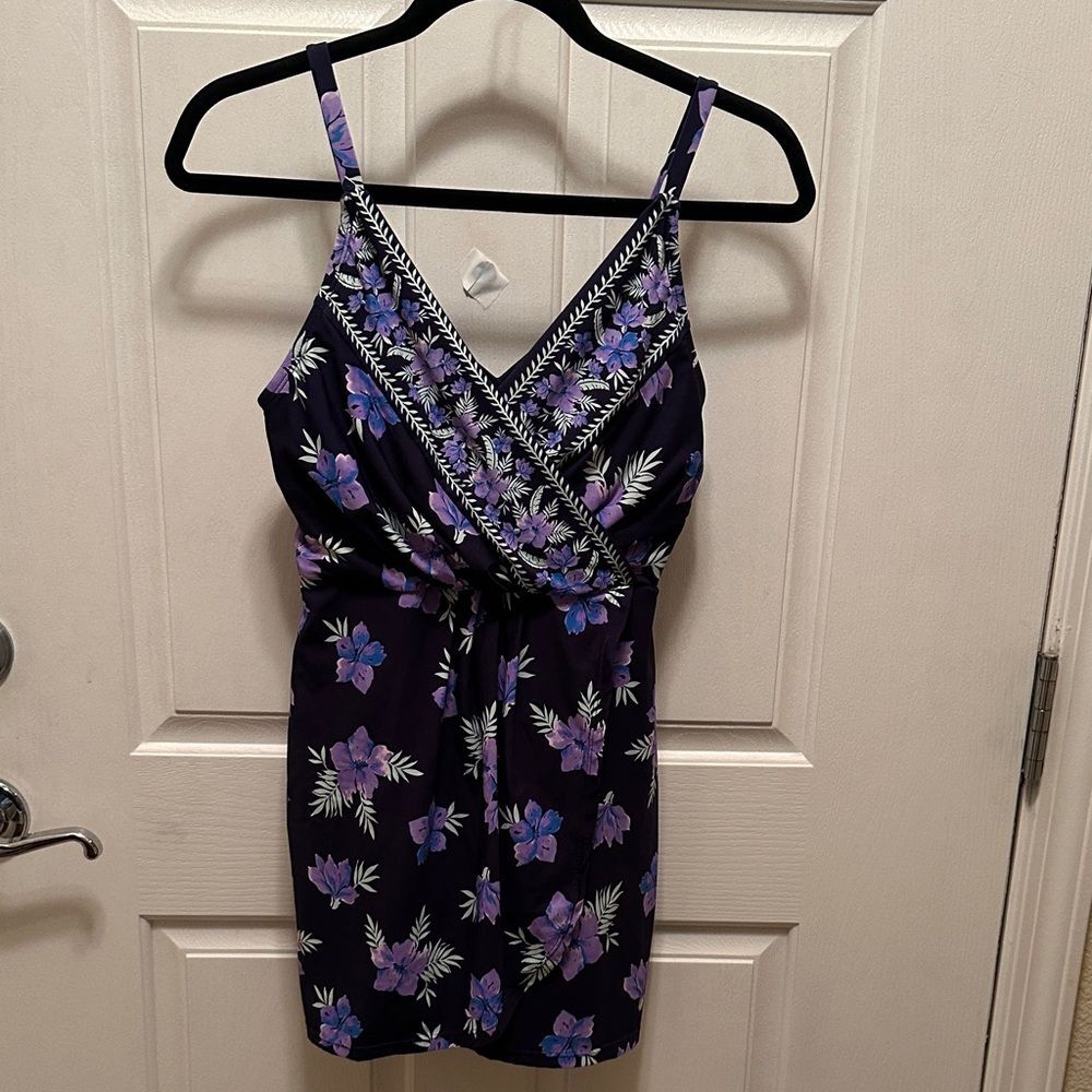 Lands' End Black and Purple Floral One Piece Swimsuit Padded Cups Size Small